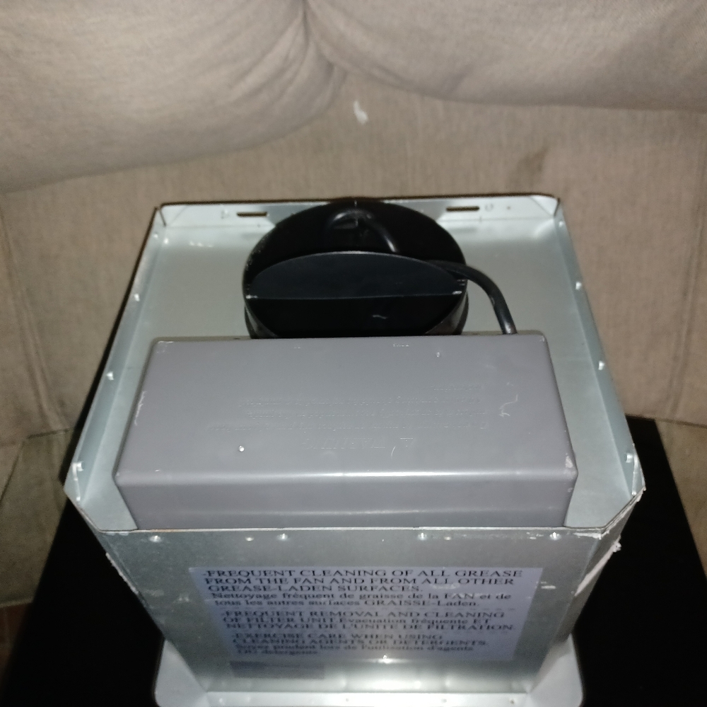 Cosmo Range Hood - Picture 9 of 11